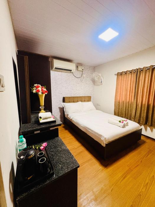 golden farms resorts