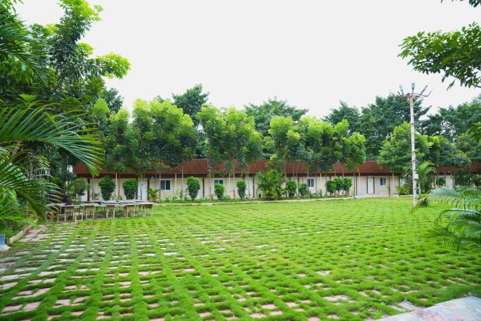 golden farms resorts