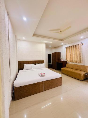 golden farms resorts