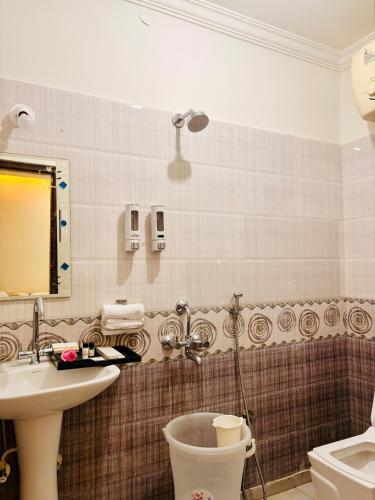 golden farms resorts