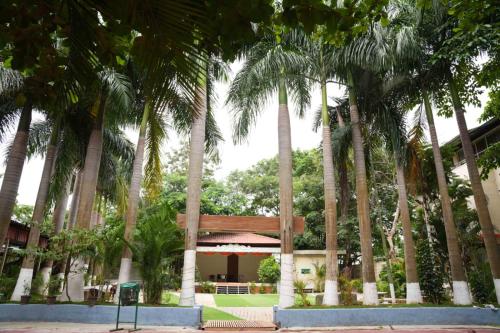 golden farms resorts