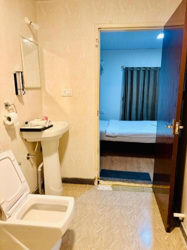 golden farms resorts