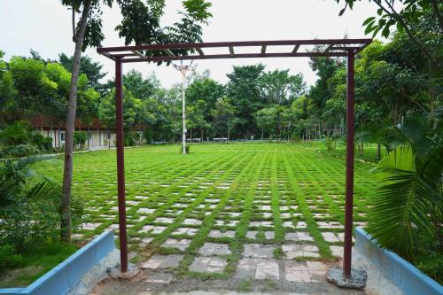 golden farms resorts