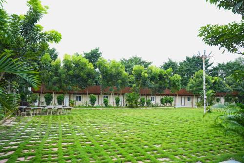 golden farms resorts