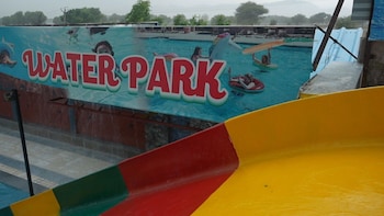 hotel holiday fun resort