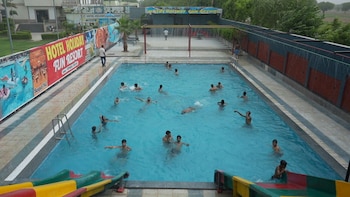 hotel holiday fun resort