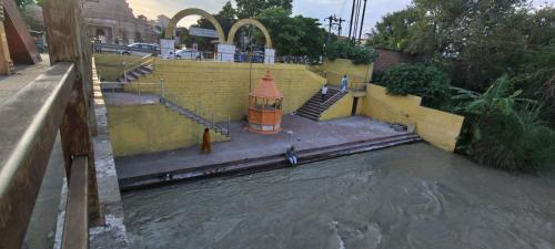 ganga bhavan home stay