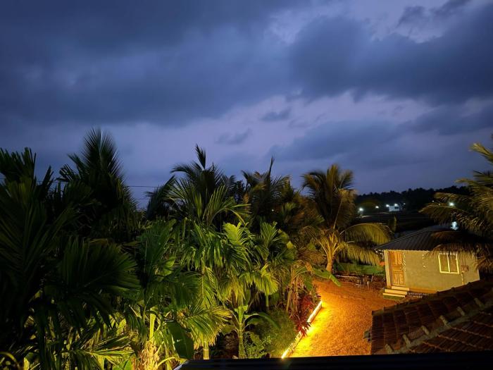 aura park stay kumta