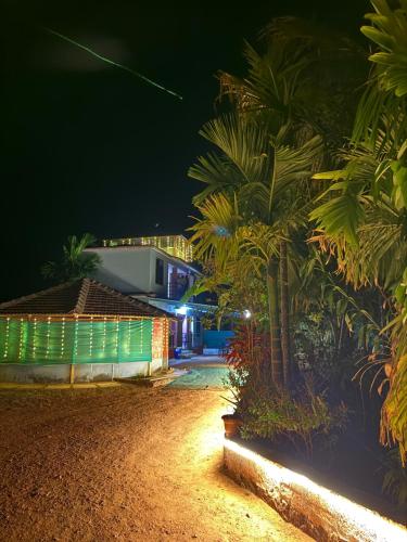 aura park stay kumta