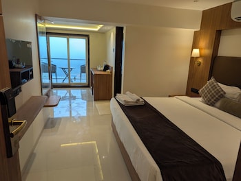 Savyasaachii Hotel, Mahabaleshwar - Pure Veg,,4 star