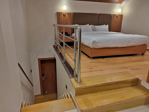 savyasaachii hotel mahabaleshwar pure veg