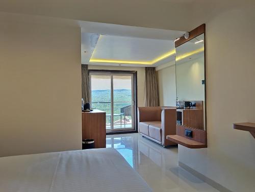 savyasaachii hotel mahabaleshwar pure veg