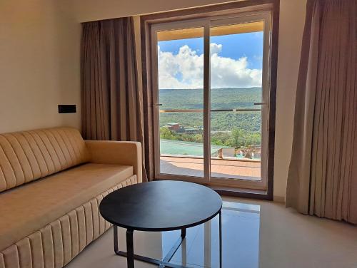 savyasaachii hotel mahabaleshwar pure veg