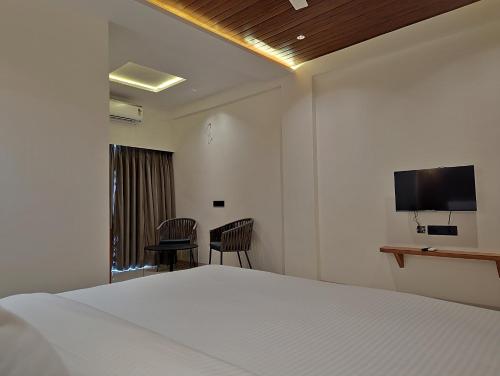 savyasaachii hotel mahabaleshwar pure veg