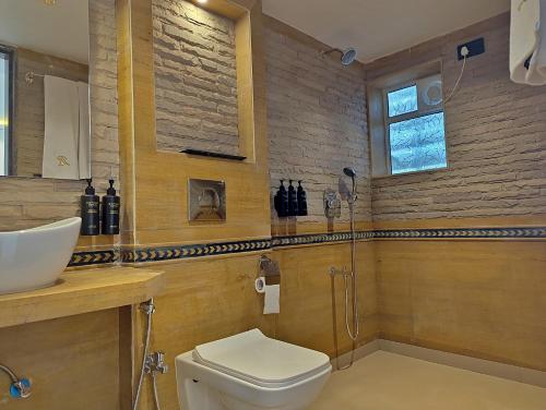 Savyasaachii Hotel, Mahabaleshwar - Pure Veg,,4 star