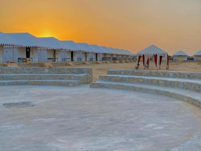 sand routes resort and desert camp