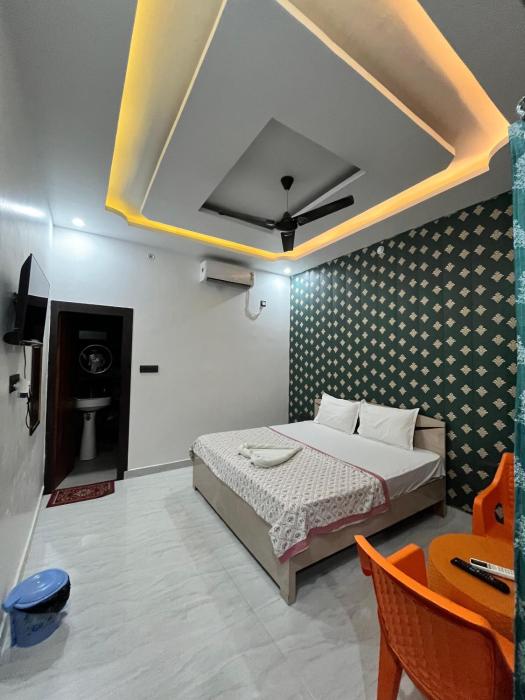 ananya hotel and restaurant naimisharanya