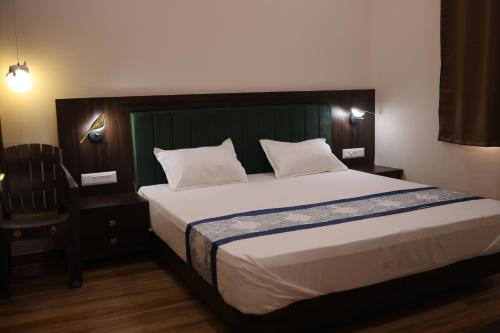 Chetak Palace,,3 star