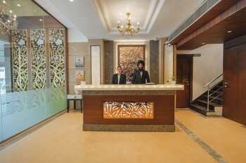 blusalzz select city centre near golden temple