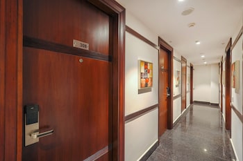 blusalzz select city centre near golden temple