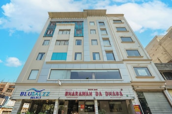 blusalzz select city centre near golden temple