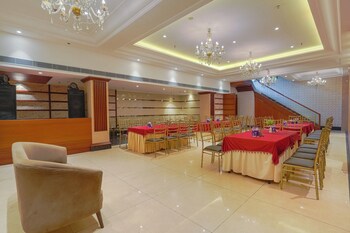 blusalzz select city centre near golden temple