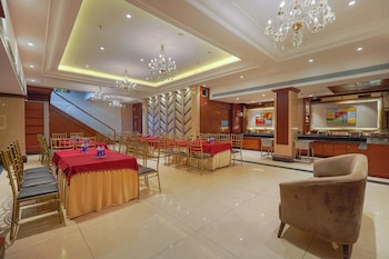 blusalzz select city centre near golden temple