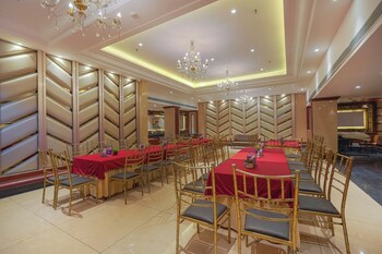 blusalzz select city centre near golden temple