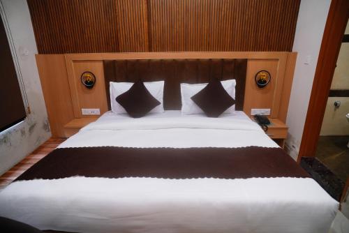 Hotel Divine Stay,,2 star