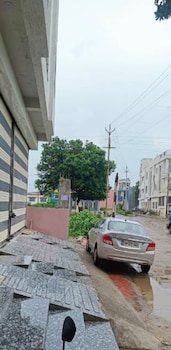 hotel aarav palace