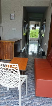 Hotel Aarav Palace,,3 star