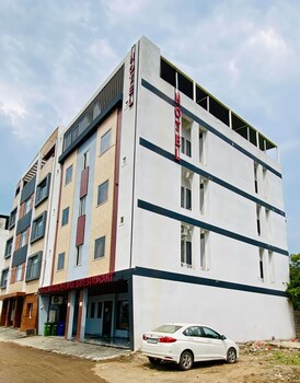 hotel anand palace and restaurant