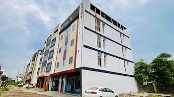 hotel anand palace and restaurant