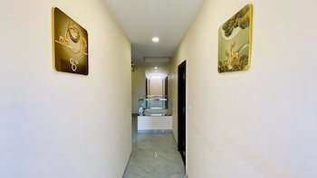 Hotel Anand Palace & Restaurant,,3 star