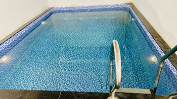 hotel anand palace and restaurant