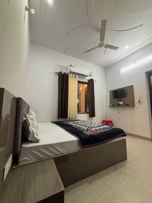 Shukla Hotel,,3 star