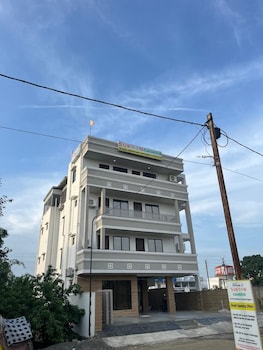 Sukoon Grandeur,,3 star