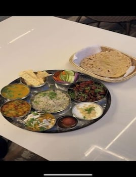 Sukoon Grandeur,,3 star