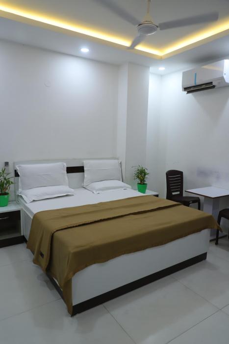 flourish stay saket near max hospital