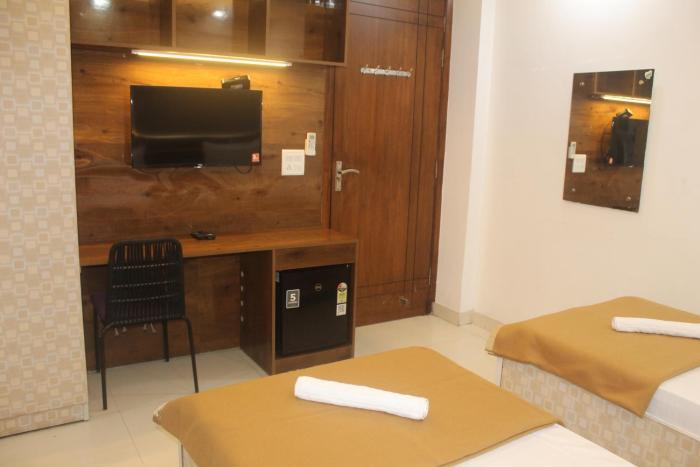 flourish stay saket near max hospital