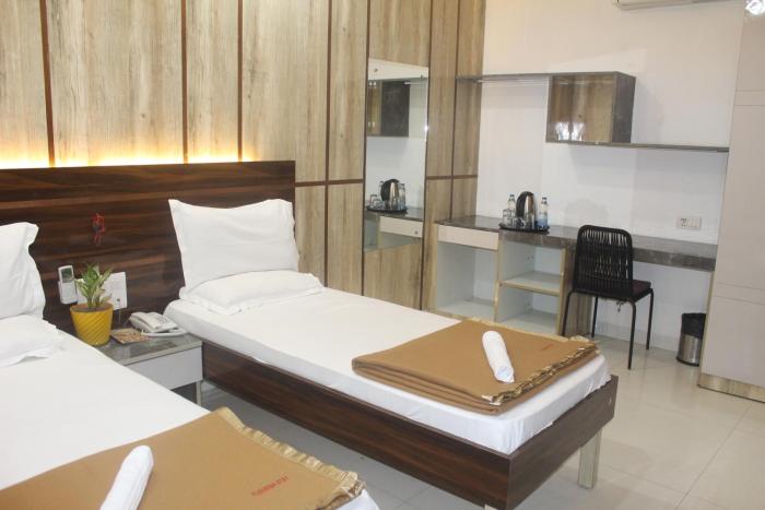 flourish stay saket near max hospital