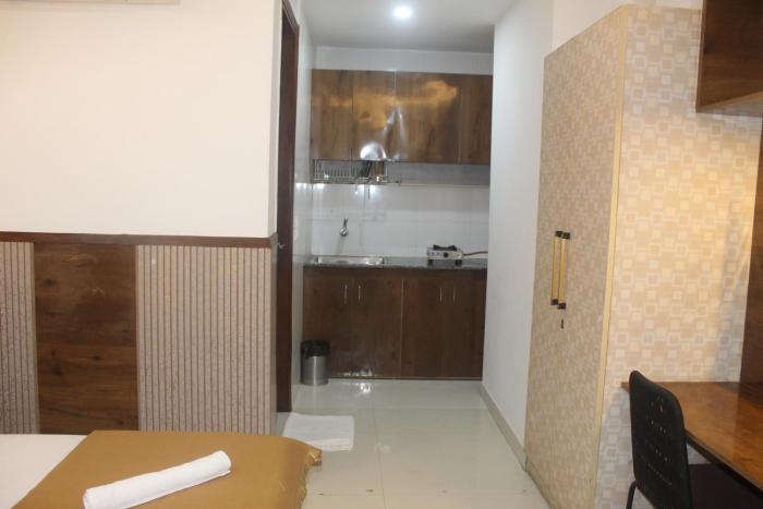 flourish stay saket near max hospital