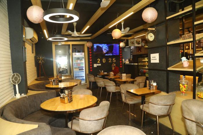 flourish stay saket near max hospital