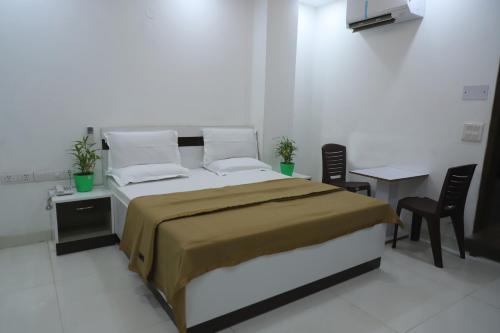 flourish stay saket near max hospital