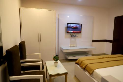 flourish stay saket near max hospital