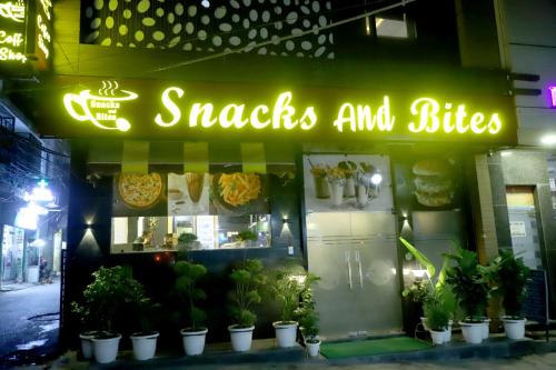 flourish stay saket near max hospital