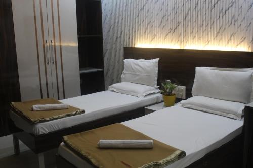 flourish stay saket near max hospital