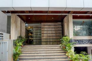 super townhouse oak science gallery bengaluru formerly blue ocean residency