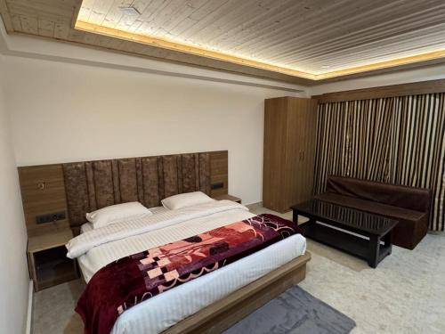 hotel kuber palace badrinath