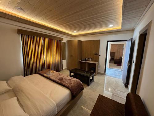 hotel kuber palace badrinath